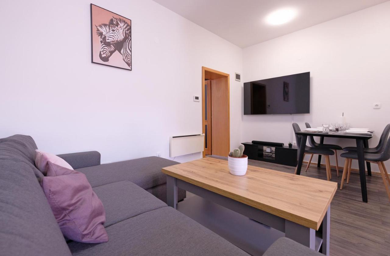 Apartment Klea - Cosy, Near City Center プーラ エクステリア 写真