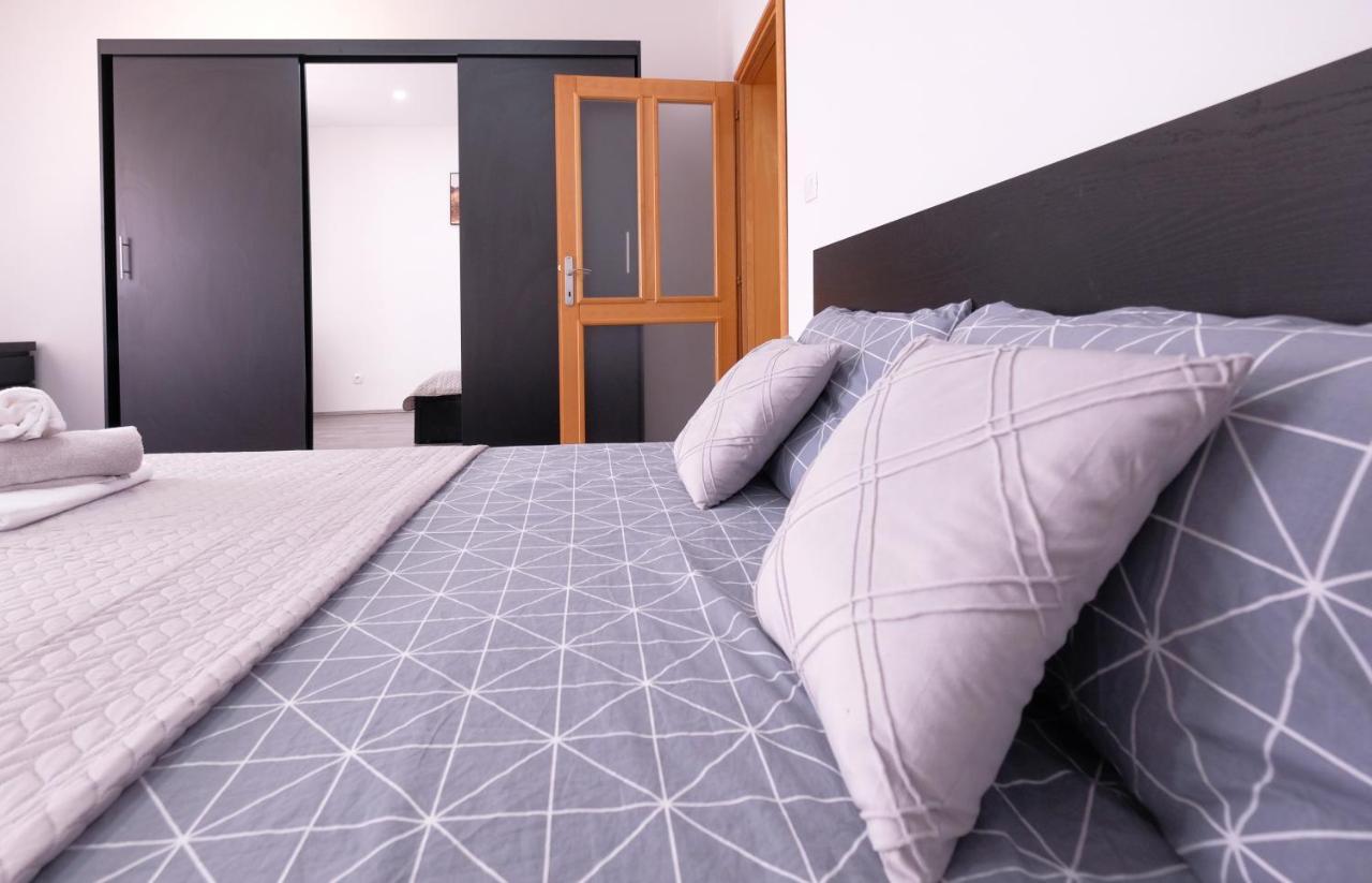 Apartment Klea - Cosy, Near City Center プーラ エクステリア 写真
