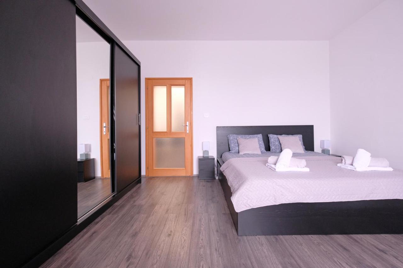 Apartment Klea - Cosy, Near City Center プーラ エクステリア 写真